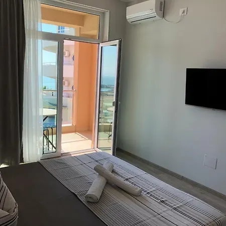 Apartament Royal Apolonia Apartment *